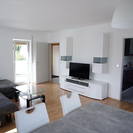 Helle 2 Zimmer Ferienwohnung Mit 63Qm In トロッシンゲン エクステリア 写真