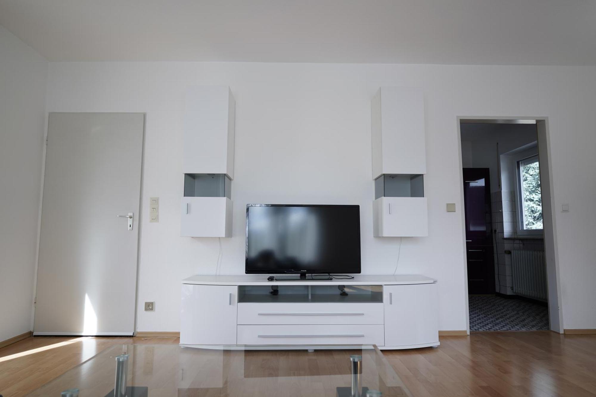Helle 2 Zimmer Ferienwohnung Mit 63Qm In トロッシンゲン エクステリア 写真